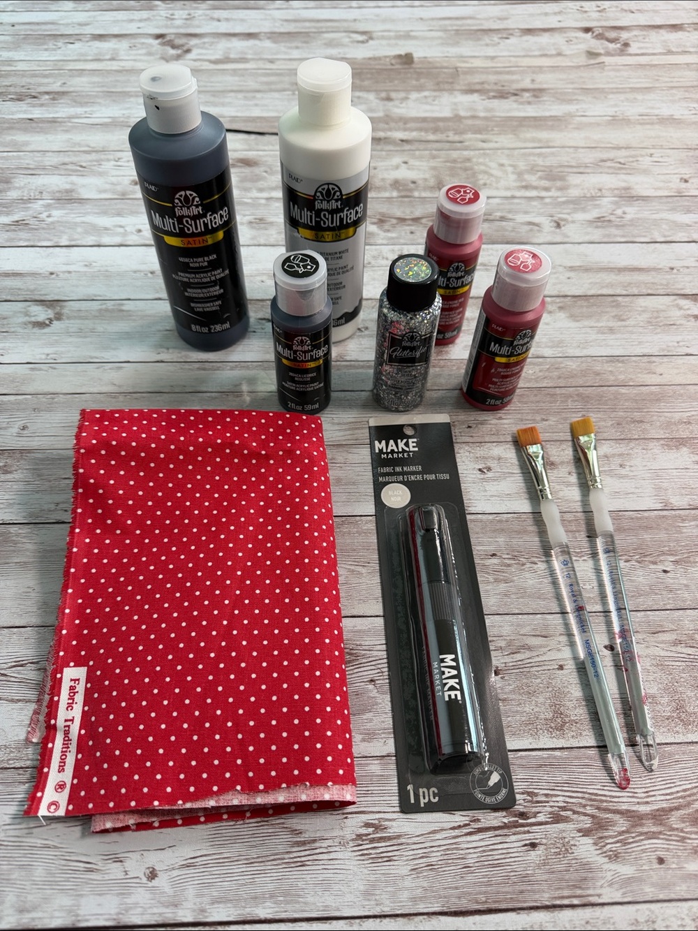 FolkArt Multi-Surface Acrylic Satin Paint Fabric Brushes Glitterific Silver Red